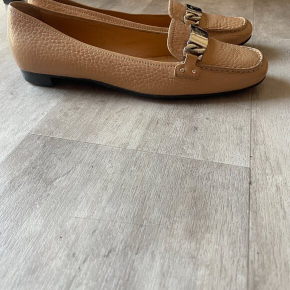 Tan Leather Prada Loafers with a silver hardware nameplate - Picture 6 of 7